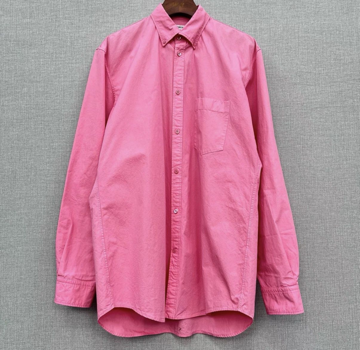 Balenciaga Balenciaga Pink Longline Letter Print Logo Shirt Size US XS / EU 42 / 0 - 1 Thumbnail