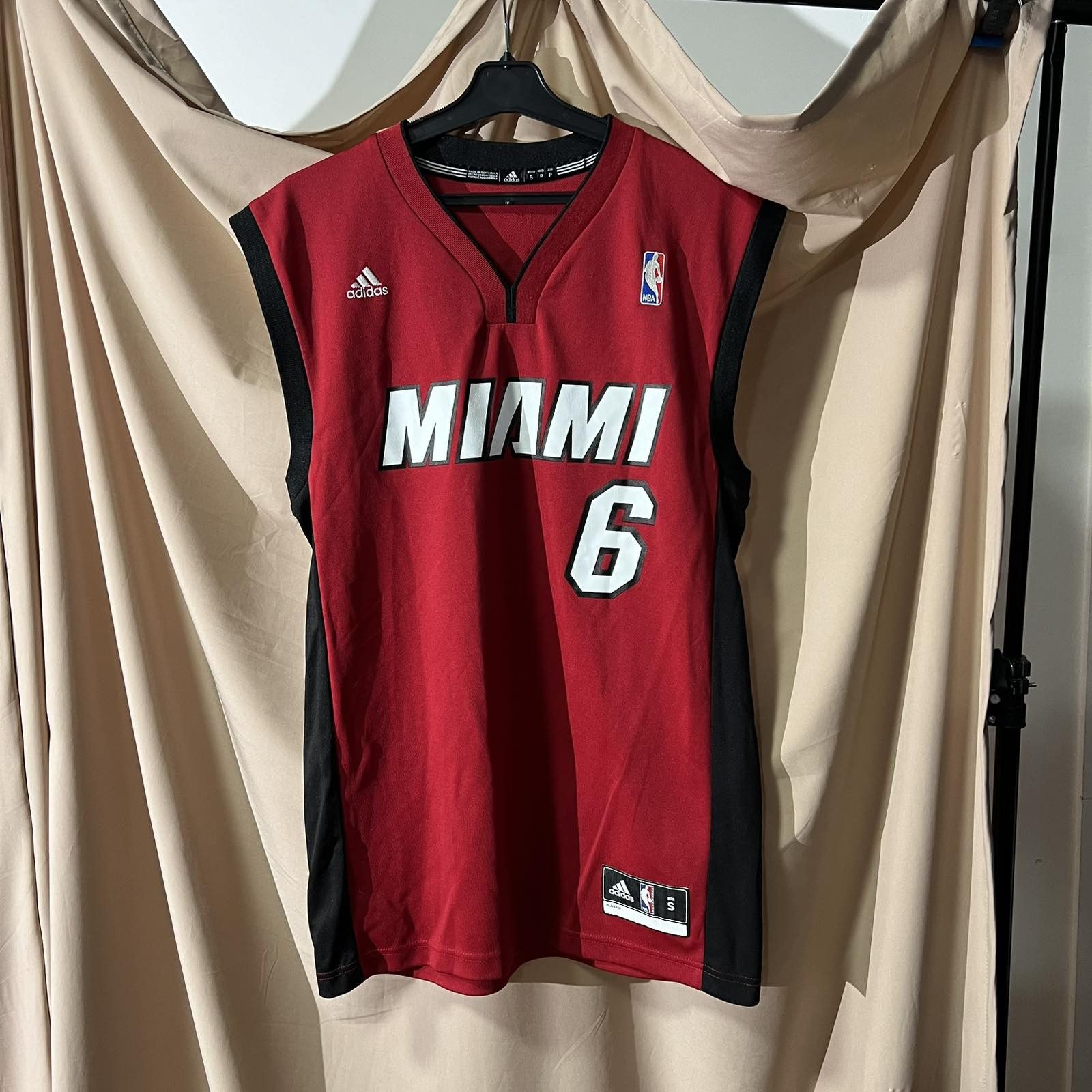 NBA Adidas Miami Heat NBA LeBron James #6 Jersey Mens Shirt Size US M / EU 48-50 / 2 - 1 Thumbnail