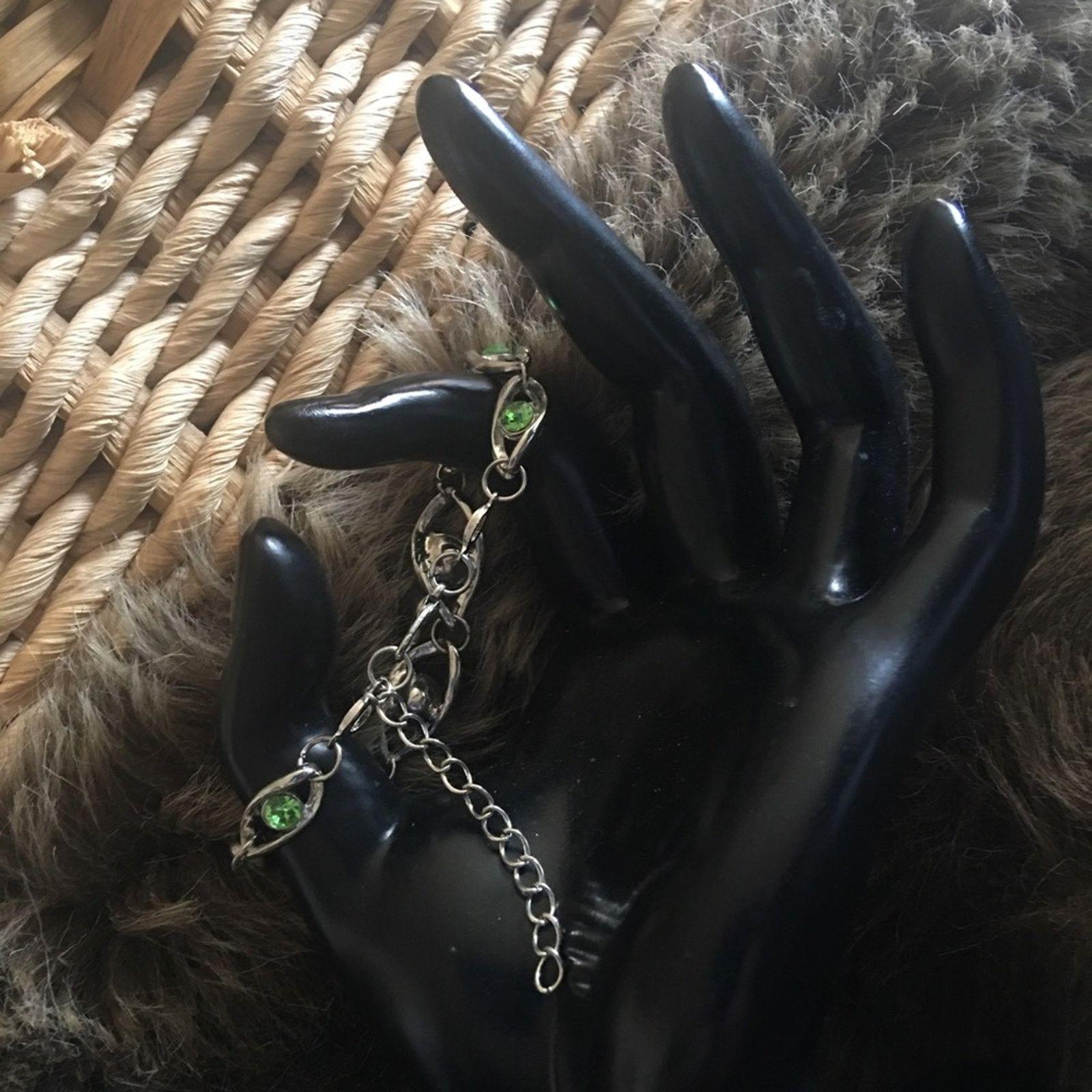 Vintage Vintage green faceted glass silver plated bracelet Size ONE SIZE - 2 Thumbnail