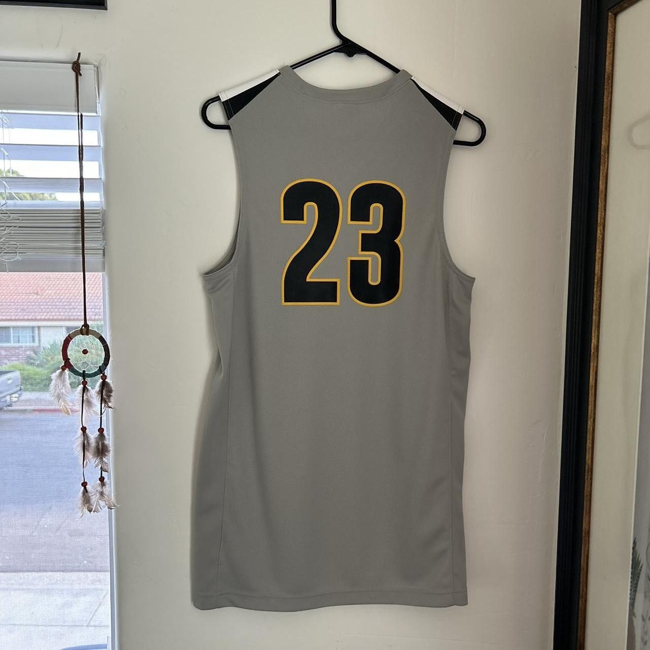 NCAA Wichita State Shockers Fred VanVleet Jersey - XS Size US XS / EU 42 / 0 - 2 Thumbnail