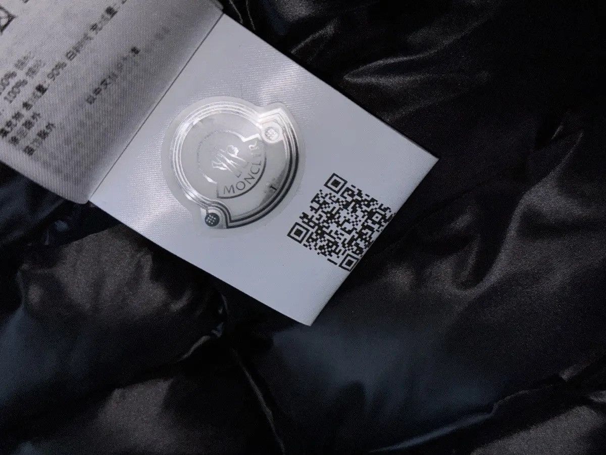 Moncler Marvel Spider Moncler Size US M / EU 48-50 / 2 - 10 Thumbnail