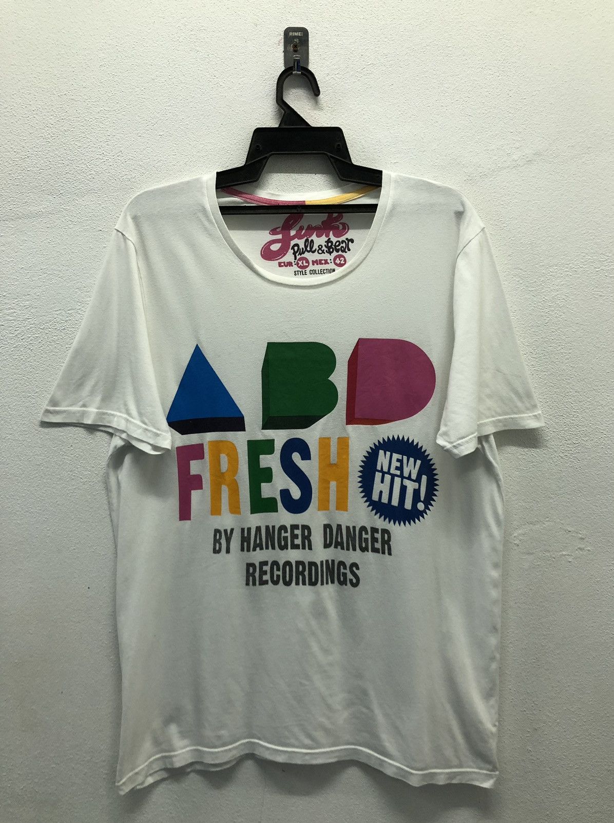Pull & Bear Pull & Bear Fresh By Hanger Danger Recordings T-Shirt Size US XL / EU 56 / 4 - 1 Thumbnail