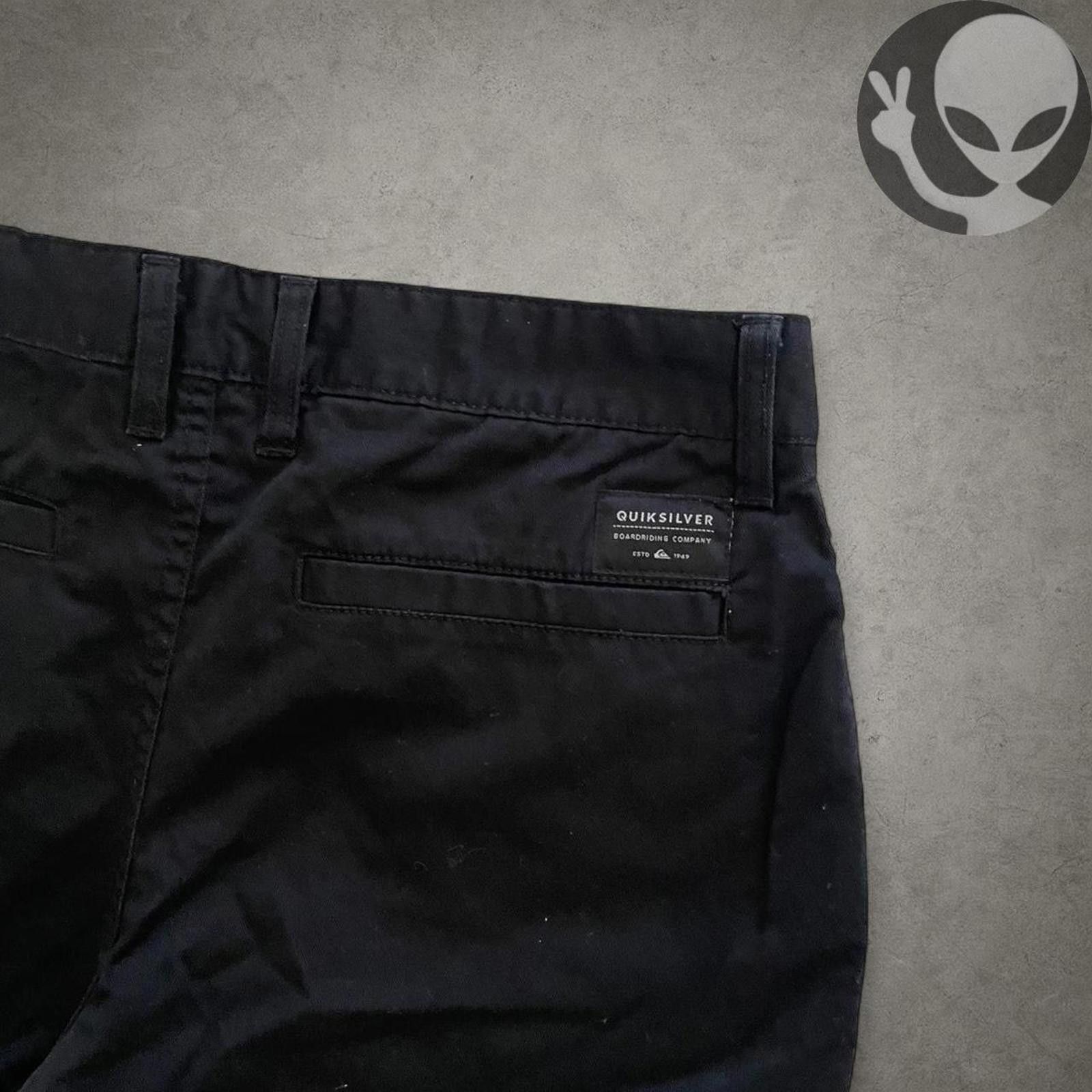 Quiksilver Quiksilver Men's Shorts 30 Black Chino Straight Fit Casual Size US 30 / EU 46 - 2 Thumbnail