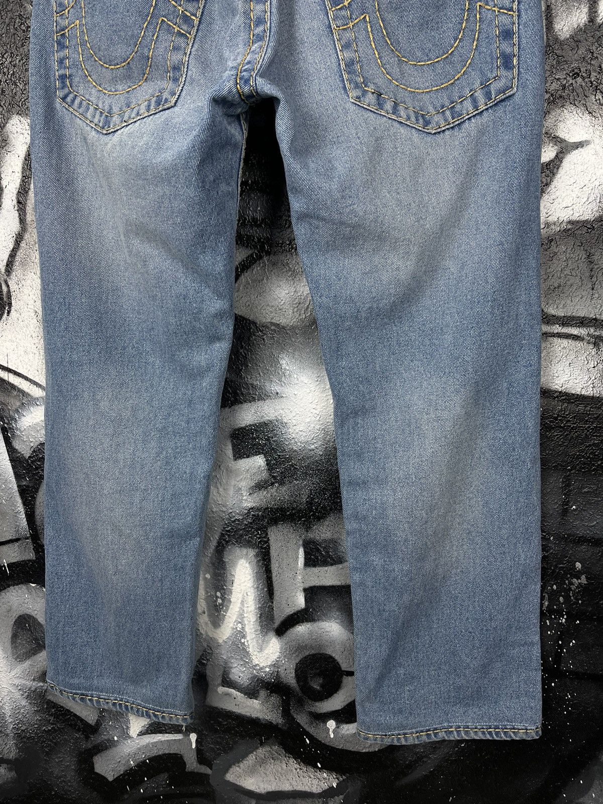 True Religion True Religion Ricky Relaxed Straight Distressed Denim Jeans Size US 32 / EU 48 - 10 Thumbnail