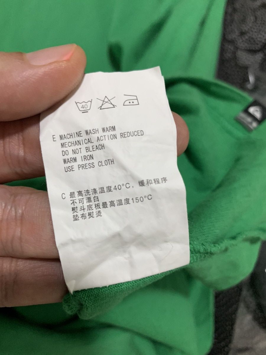 Quiksilver Y2K Quiksilver Japan Surfing V Neck Tshirt Size US L / EU 52-54 / 3 - 13 Thumbnail