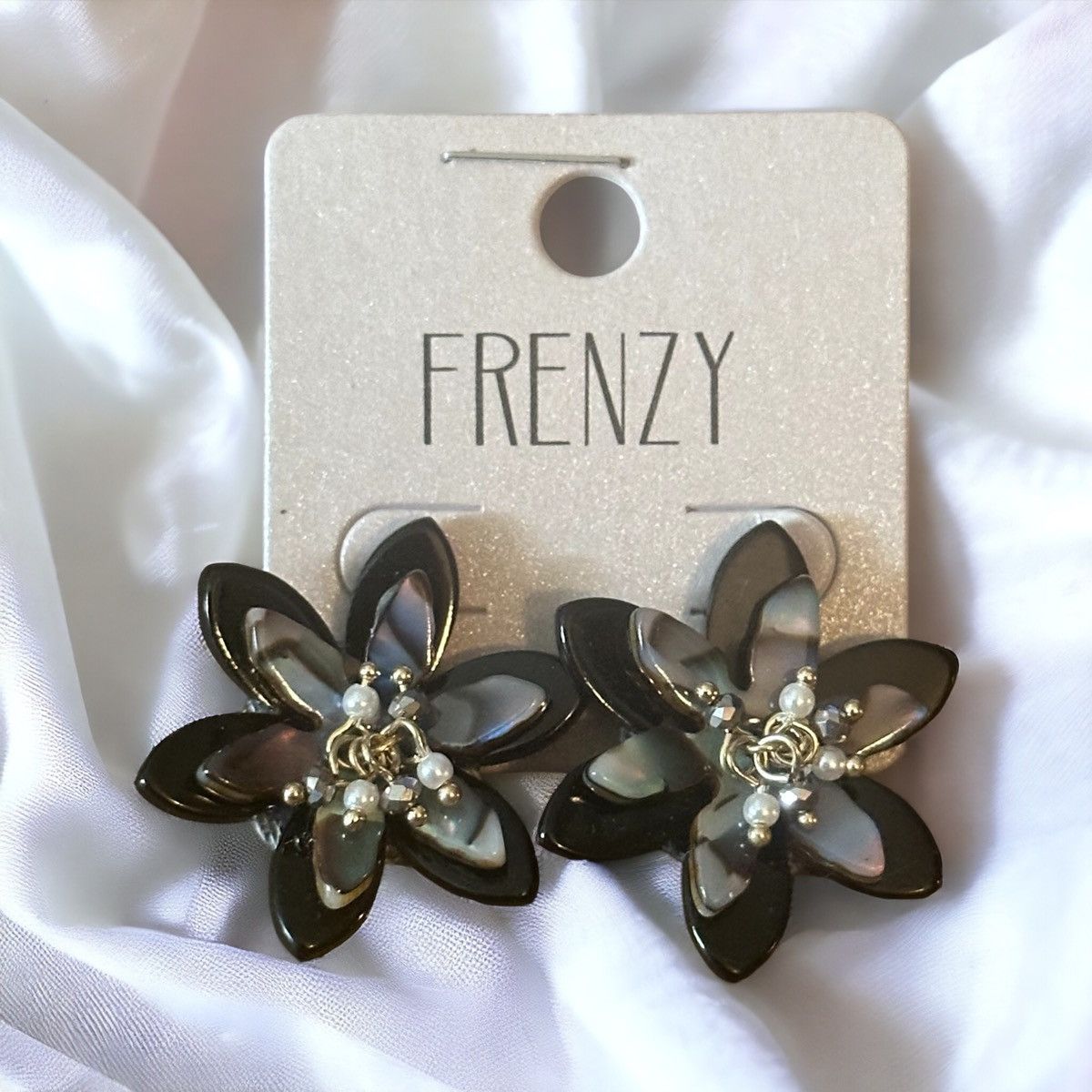 Other Frenzy abalone acrylic flower post earrings Size ONE SIZE - 1 Thumbnail
