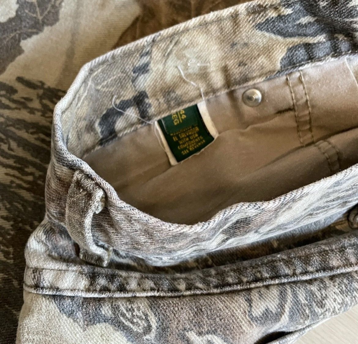 Vintage Vintage Cabelas Realtree Tree Bark Brown Camo jean Tagged 44 Size US 41 - 5 Thumbnail