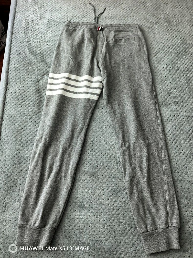Thom Browne Thom Browne size3 Grey trousers Size US 28 / EU 44 - 2 Thumbnail