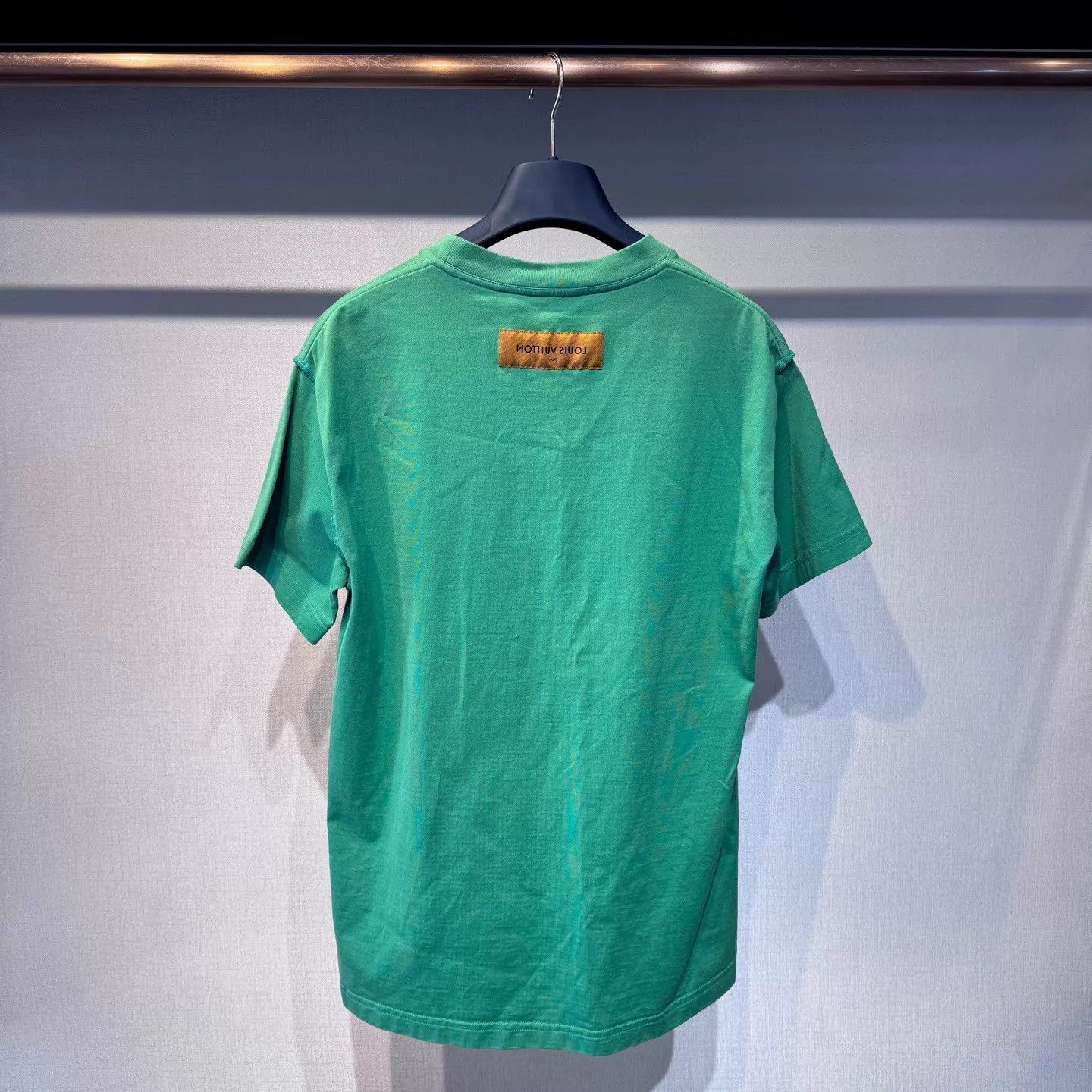Louis Vuitton Louis Vuitton Green Embossed Logo Short Sleeve L New Size US L / EU 52-54 / 3 - 2 Thumbnail