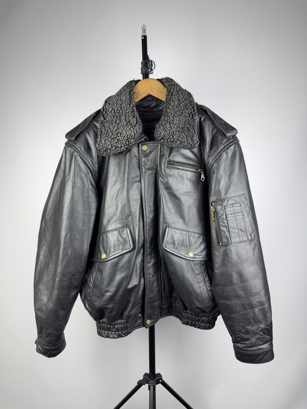 Japanese Brand Vintage 90s Military Army USA Leather Bomber Flight Jacket Size US L / EU 52-54 / 3 - 1 Thumbnail