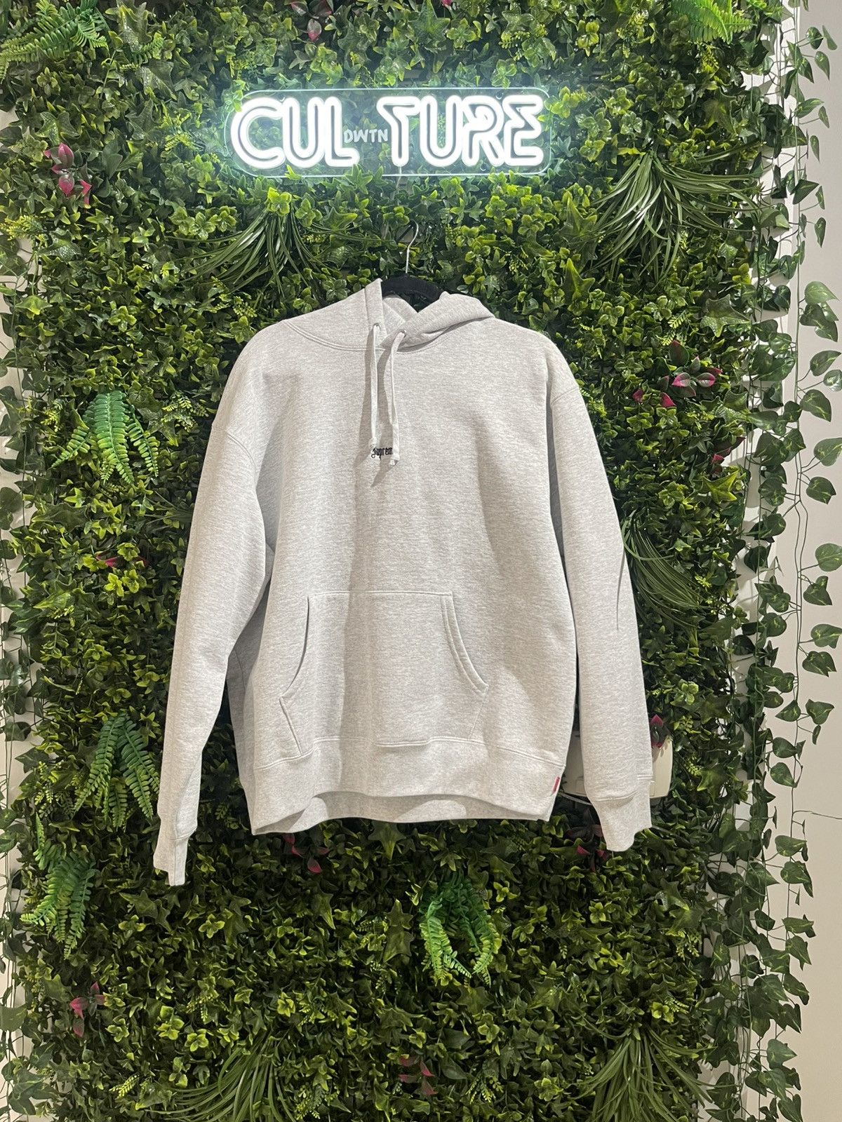 Supreme “Small English Font” Hoodie
