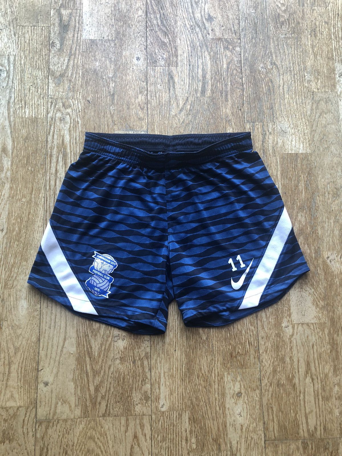 Nike RARE BIRMINGHAM CITY FOOTBALL SOCCER SHORTS Size US 30 / EU 46 - 1 Thumbnail