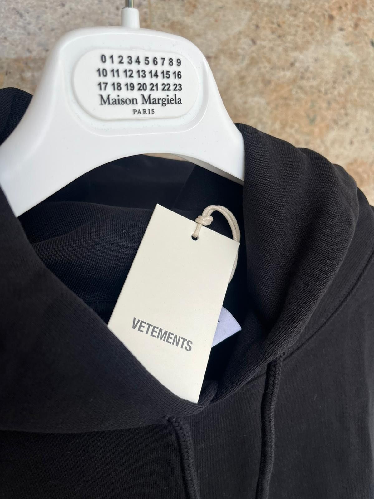 Vetements Vetements Italy Logo Hoodie Size US S / EU 44-46 / 1 - 14 Thumbnail