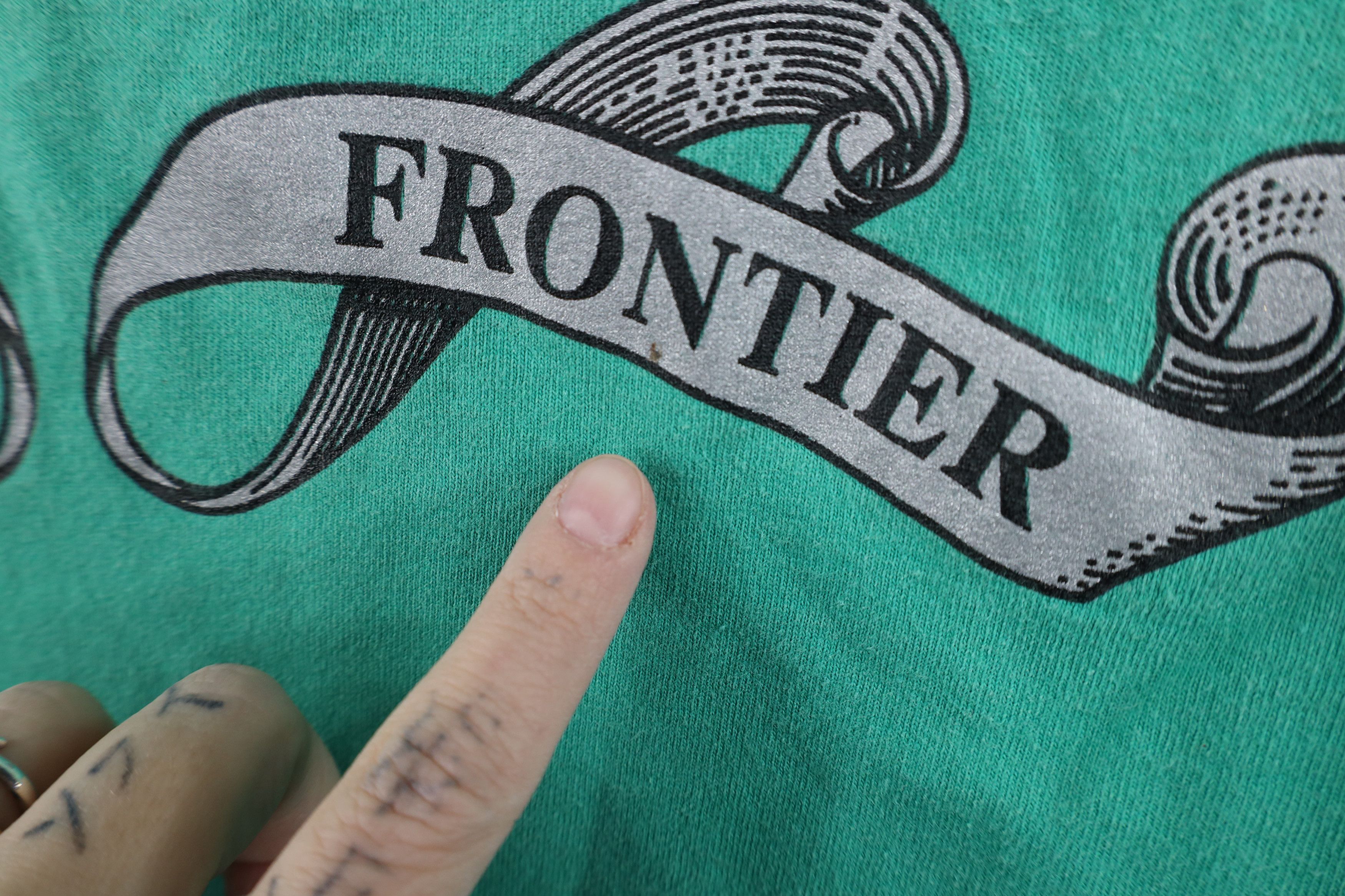 Vintage Vintage 90s Streetwear Alaska The Last Frontier T-Shirt USA Size US L / EU 52-54 / 3 - 5 Thumbnail