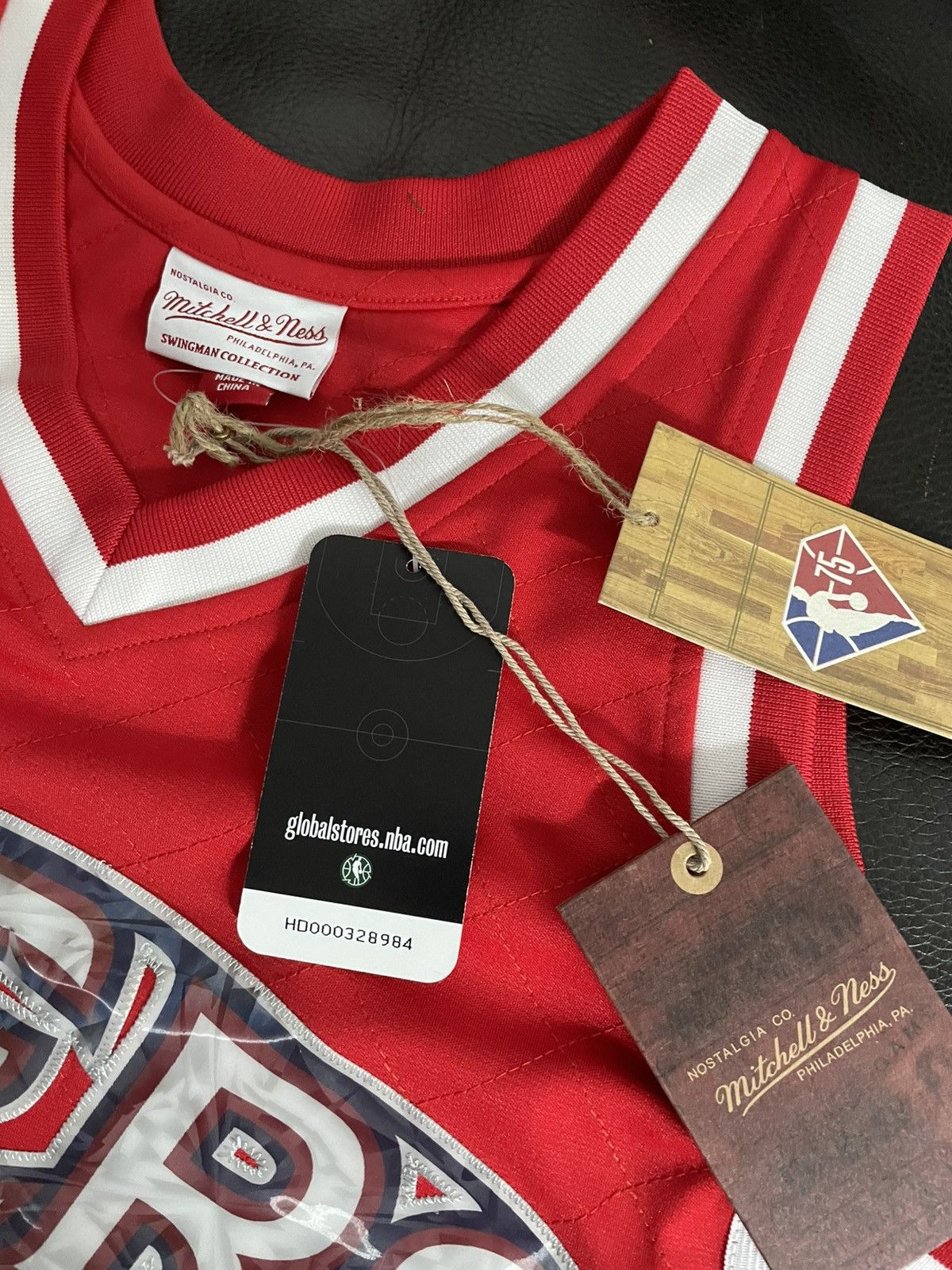 Mitchell & Ness 96-97 Allen Iverson 75th Anniversary Diamond Jersey Size US L / EU 52-54 / 3 - 2 Thumbnail