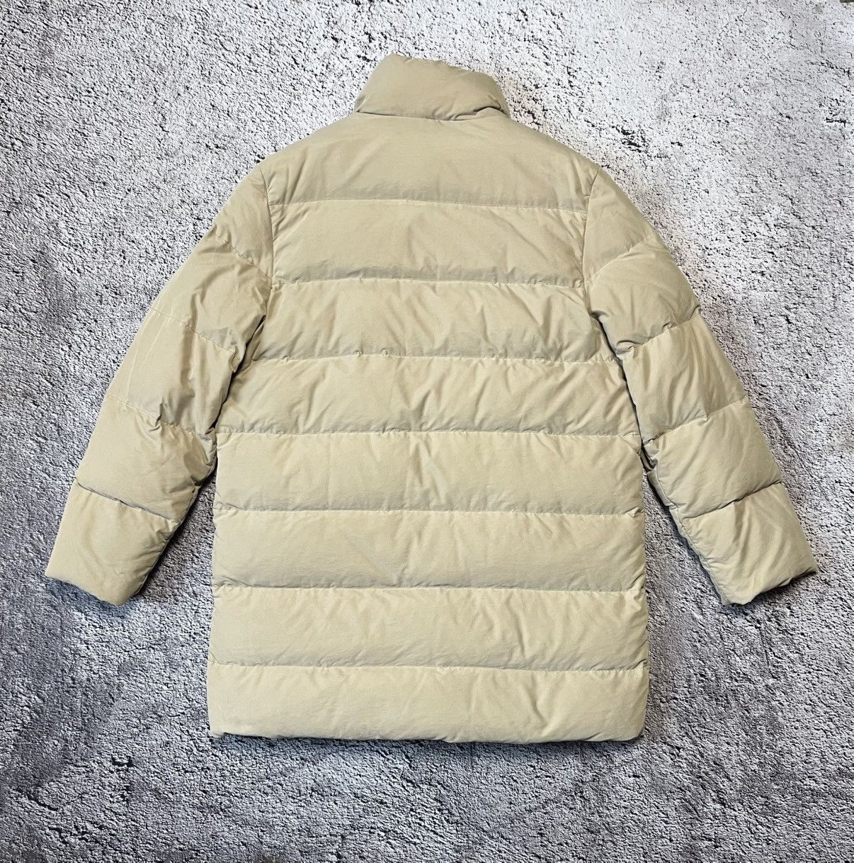 Moncler Vintage Moncler Down Puffer Jacket Beige Mens Size 6 Size US XL / EU 56 / 4 - 2 Thumbnail