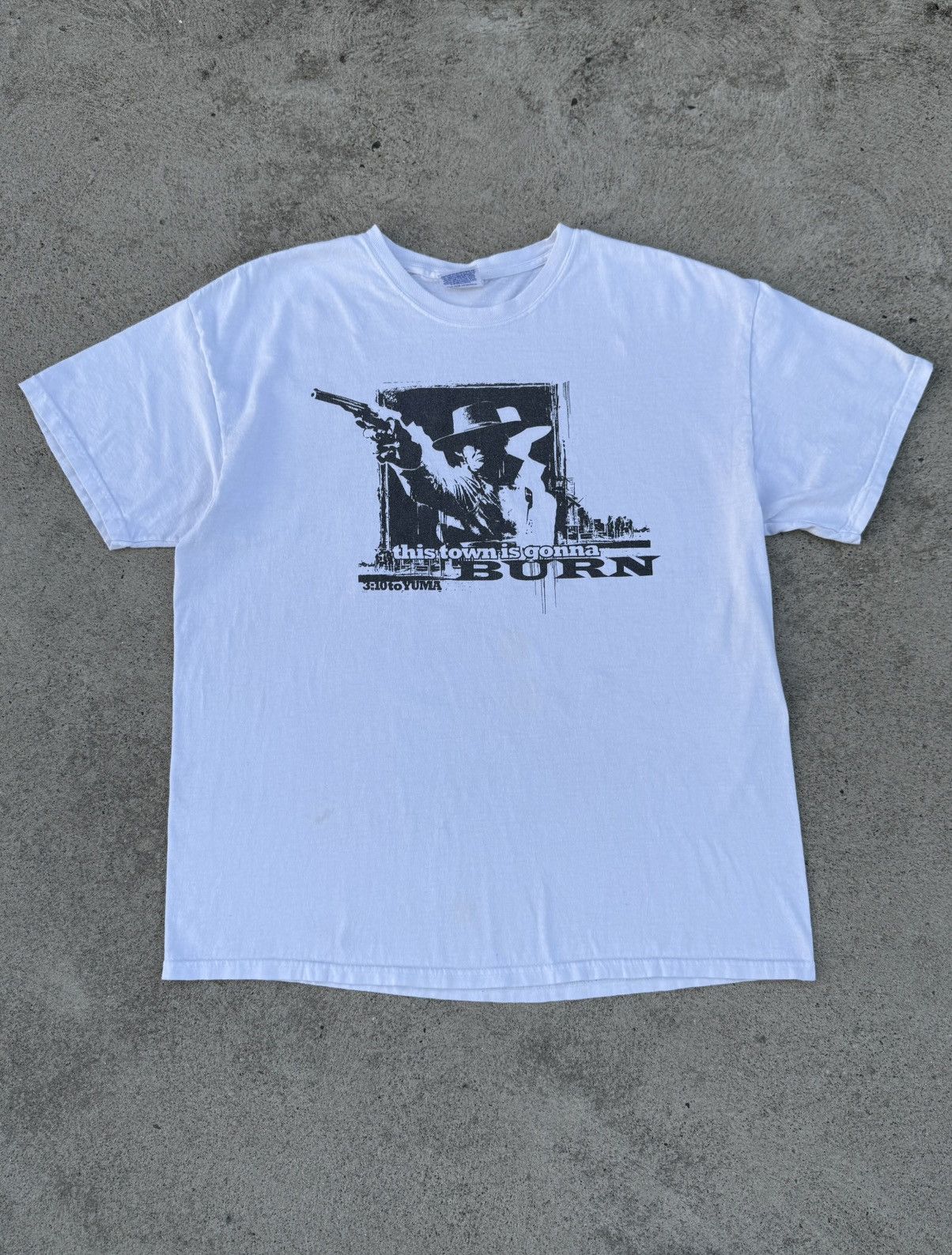 Vintage Vintage Original 3:10 TO YUMA 2007 Promo T-Shirt Size XL Size US XL / EU 56 / 4 - 1 Thumbnail