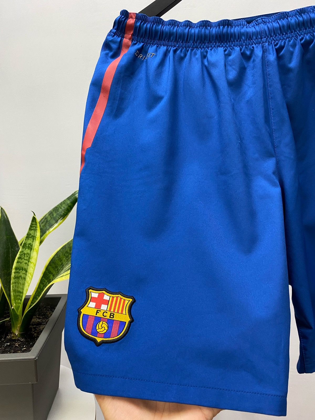Nike × Vintage VINTAGE NIKE FC BARCELONA SHORTS SOCCER JERSEY DRILL Y2K Size US 36 / EU 52 - 11 Thumbnail
