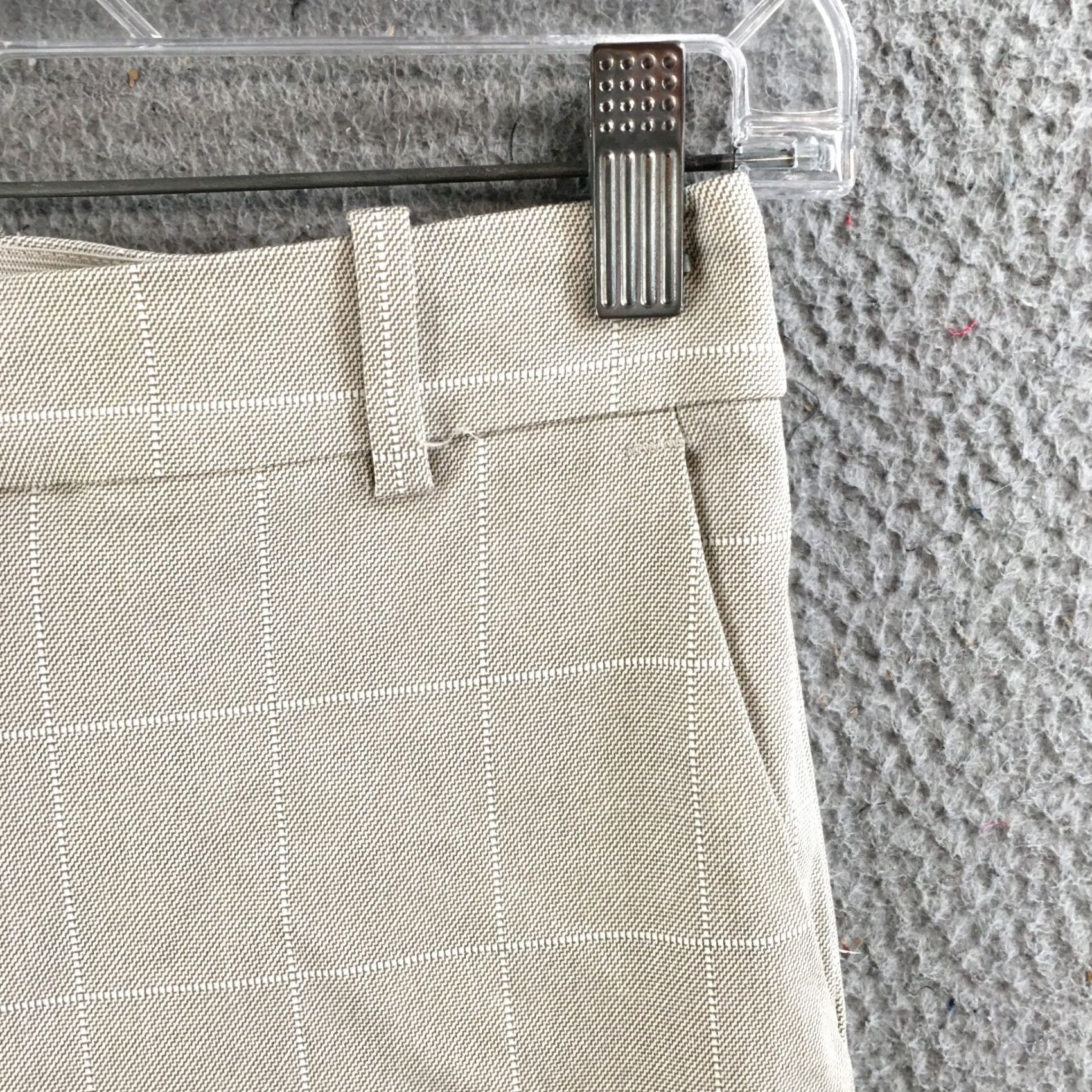 H&M H&M Skinny Crop Trouser Pants Womens 4P Beige Plaid Mid Rise Flat Front Zip Pants X-Small? No, 4P is size; keep as 4P. Size 27" / US 4 / IT 40 - 4 Thumbnail