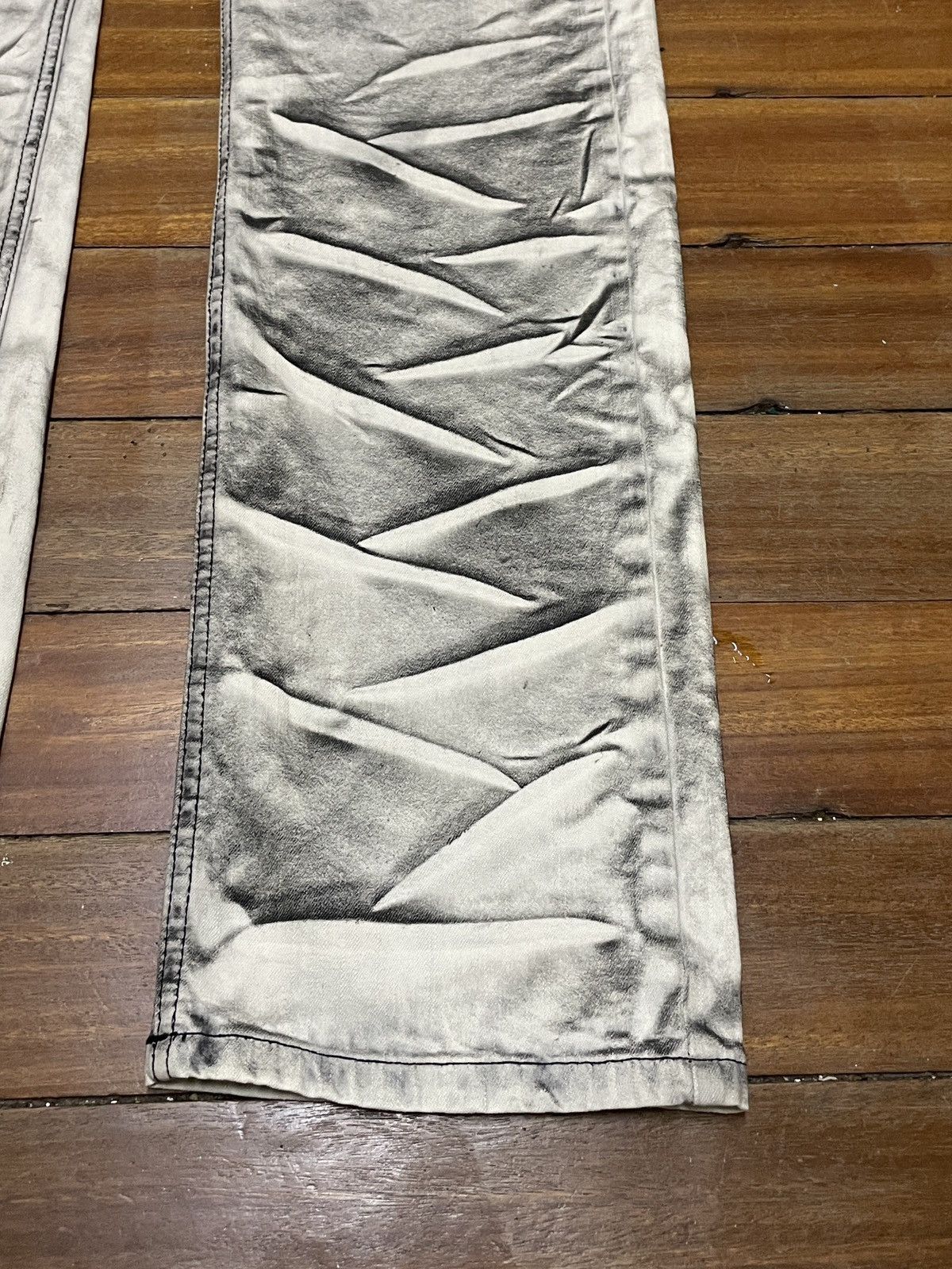 Japanese Brand Very Rare Vintage Regnoir Smokey Distressed Jeans 1990s Size US 31 - 6 Thumbnail