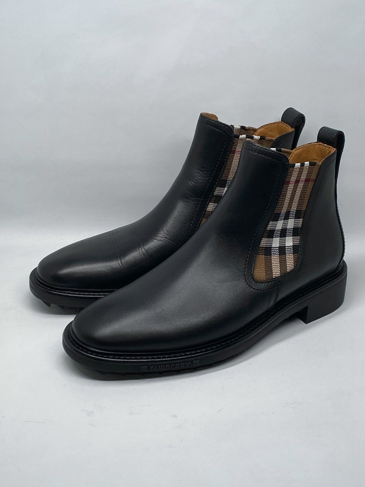 Burberry Burberry Men's Allostock Chelsea Boots size 40/us size 7 Size US 7 / EU 40 - 4 Thumbnail