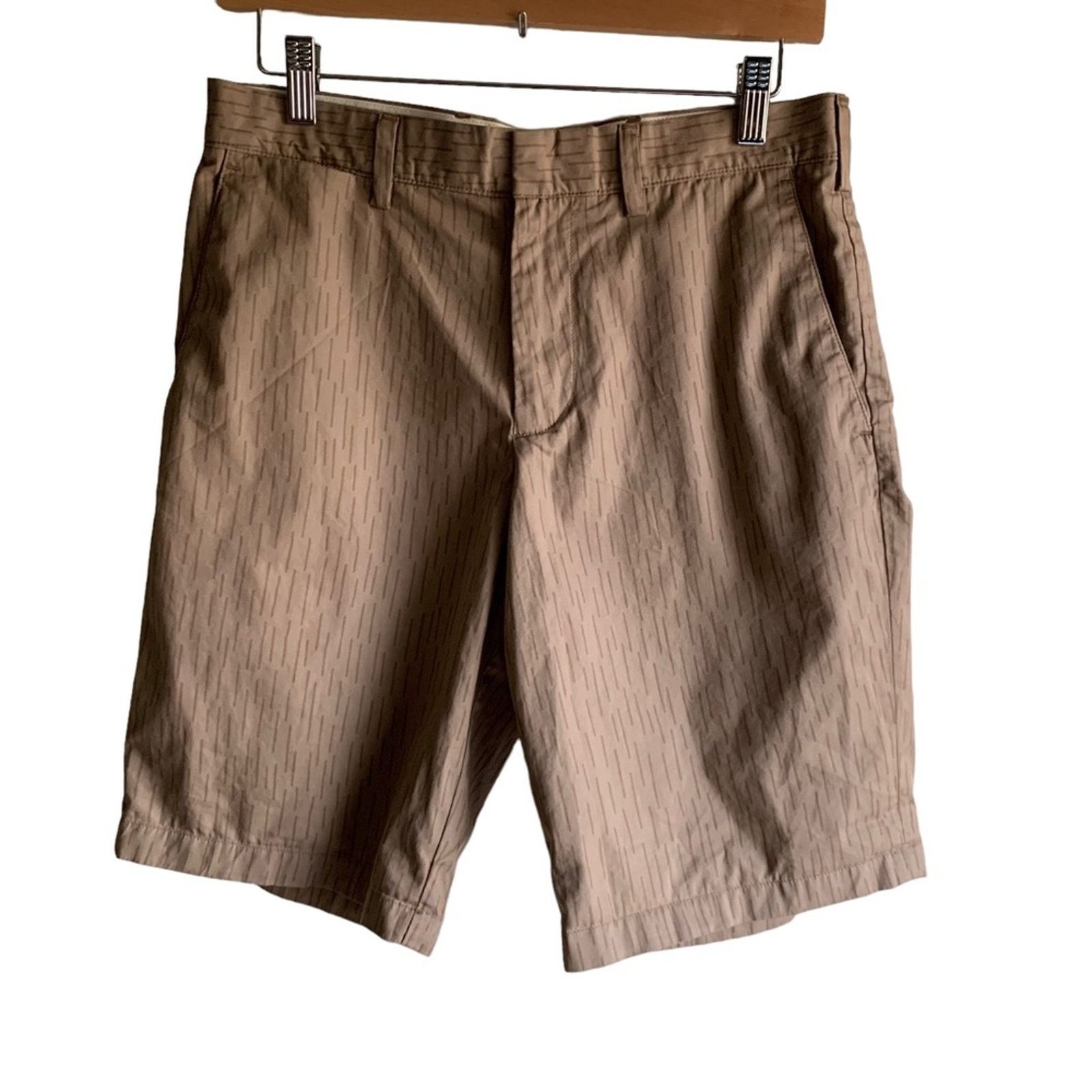 Club Monaco Club Monaco Men’s 10” Inseam Short Size 28 Size US 28 / EU 44 - 1 Thumbnail