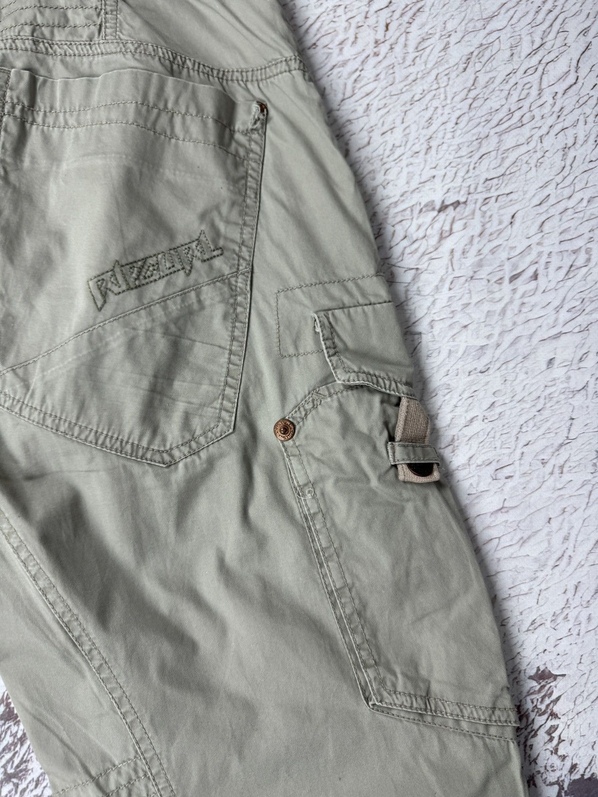 Rip Curl × Vintage Rip Curl vintage grey utility cargo skateboarding pants Size US 30 / EU 46 - 15 Thumbnail