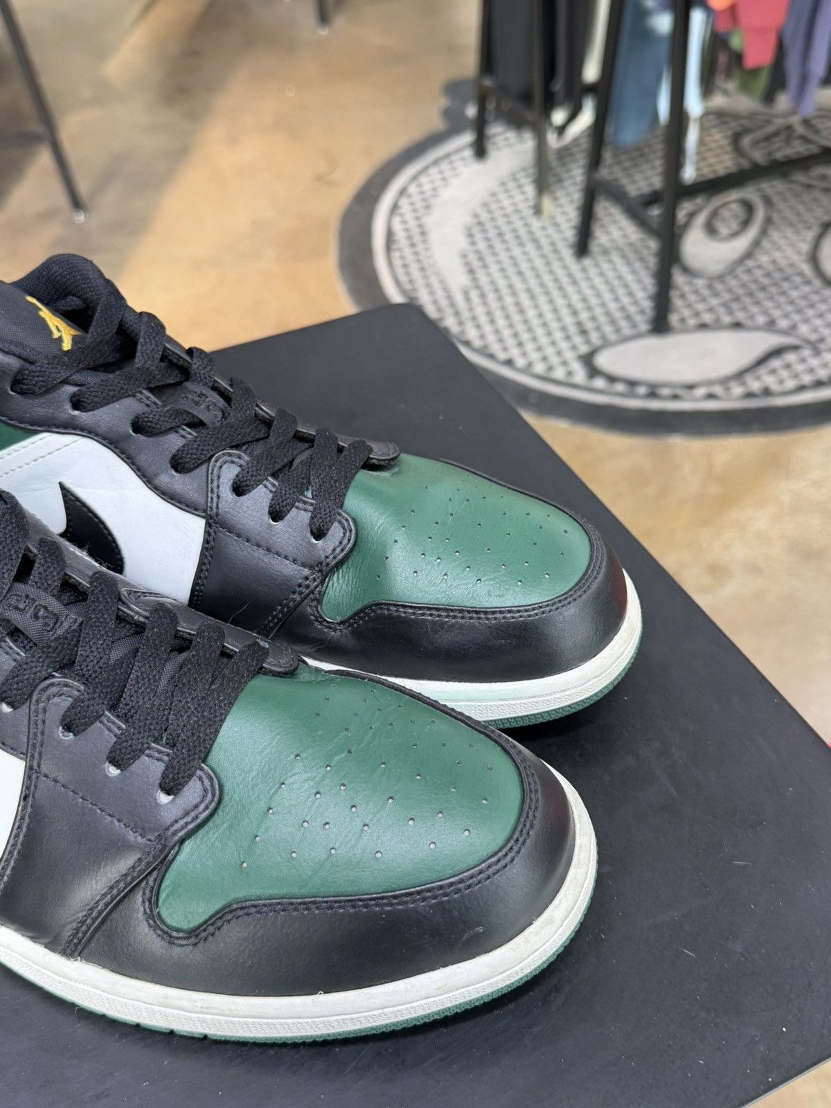 Jordan Brand Air Jordan 1 Low Green Toe Size 13 (2021) Size US 13 / EU 46 - 8 Thumbnail