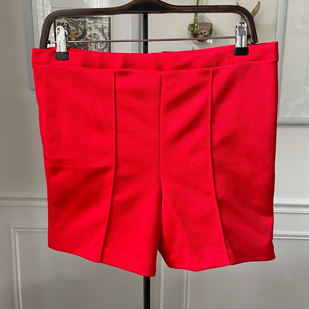 Vintage Vintage Polyester Red Pull On Shorts L 12 5” Size 34" / US 12 / IT 48 - 1 Thumbnail