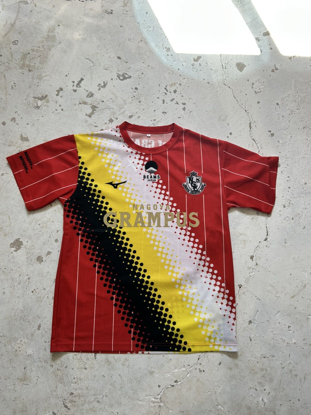 Other Vintage Japanese Nagoya Grampus jersey Size US M / EU 48-50 / 2 - 1 Thumbnail