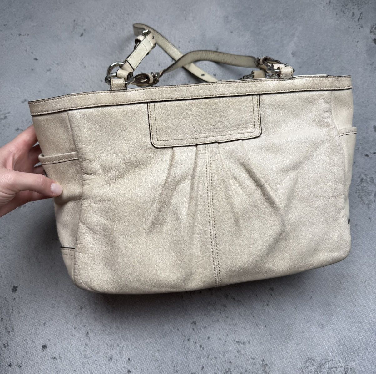 Coach Vintage Coach Beige Leather Tote Bag With Charm Turnlock Size ONE SIZE - 3 Thumbnail