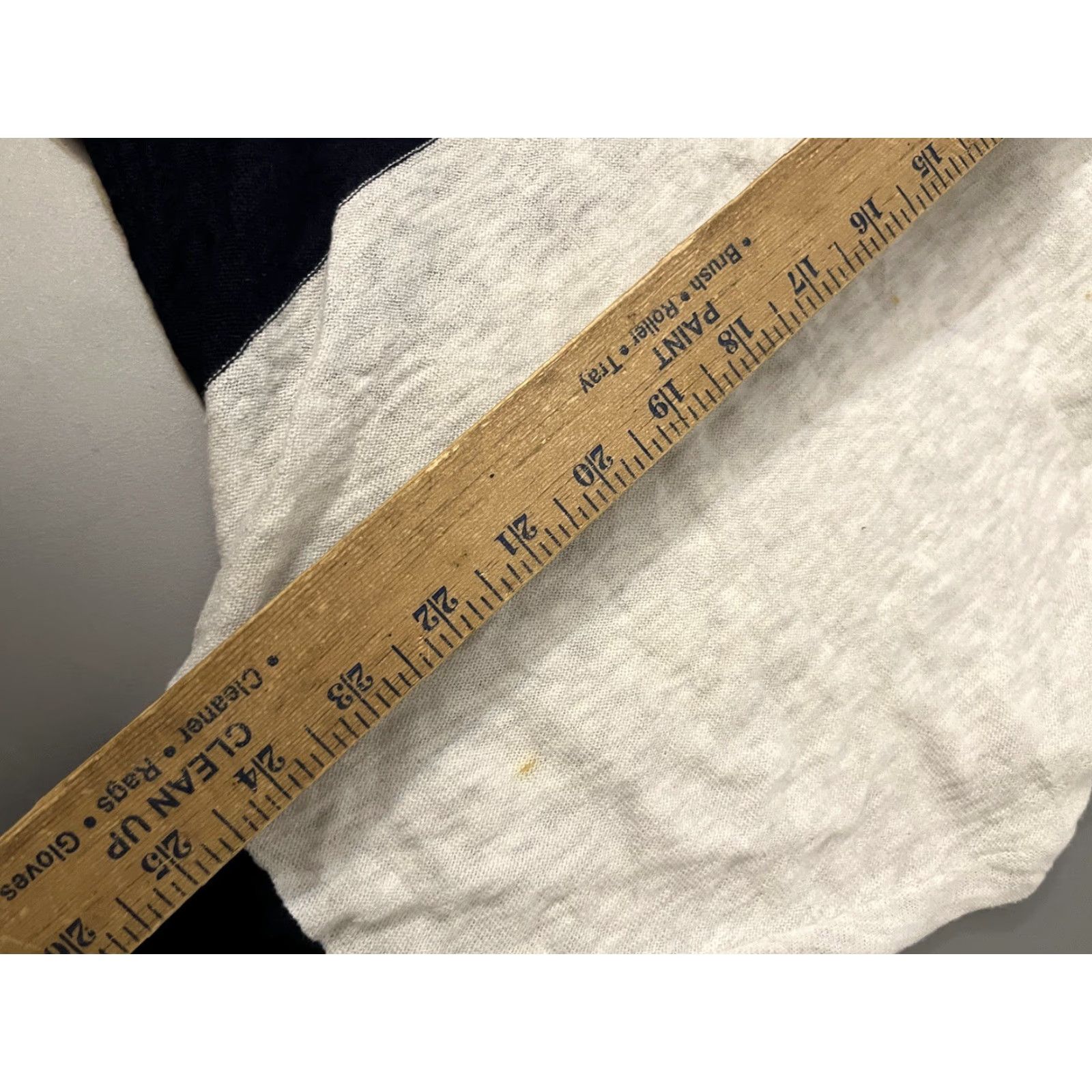 Vince Vince Lightweight ColorBlock Bateau Neckline Sweater Size XS Wool/Cashmere Size XS / US 0-2 / IT 36-38 - 5 Thumbnail