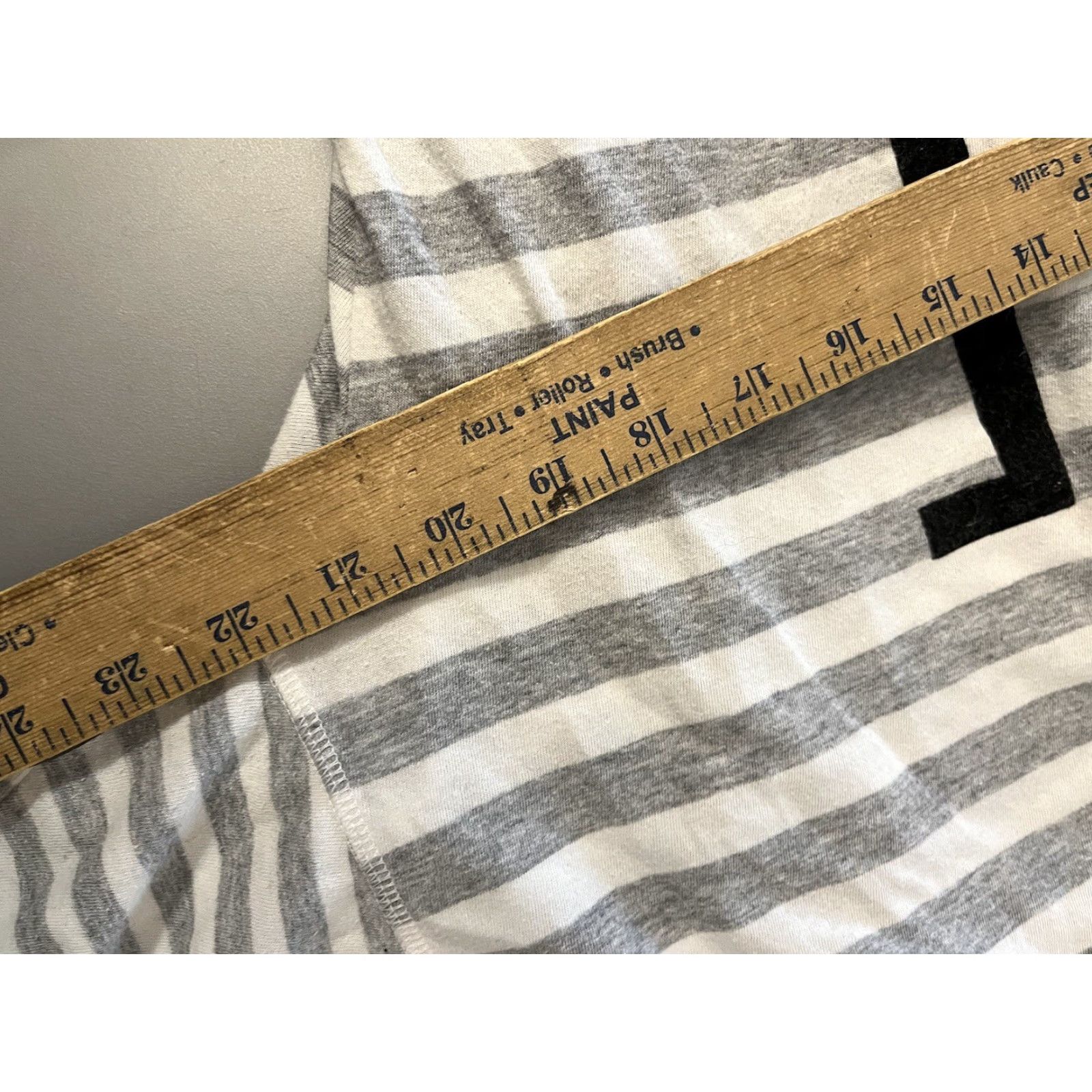 Victoria's Secret Victoria's Secret Sleep Shirt Women's XL Gray Striped Long Sleeve Crush Spell Graphic Logo Non-Named Shape Size XL / US 12-14 / IT 48-50 - 5 Thumbnail