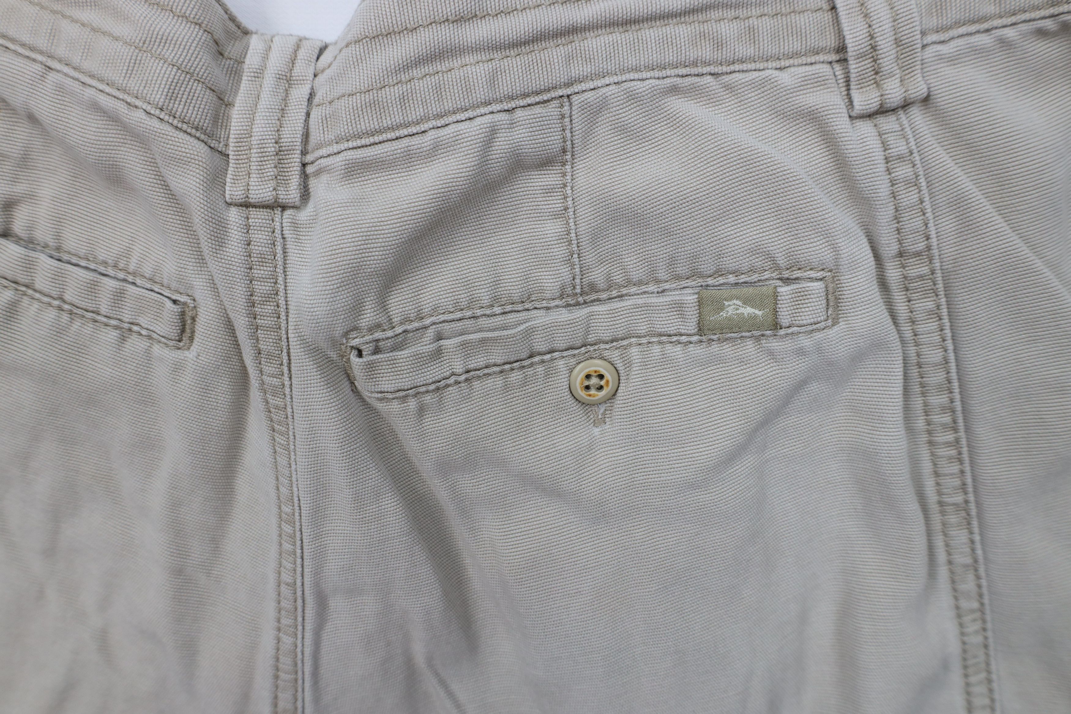 Tommy Bahama Vintage Tommy Bahama Relax Relaxed Fit Cargo Shorts Beige Size US 35 - 12 Thumbnail