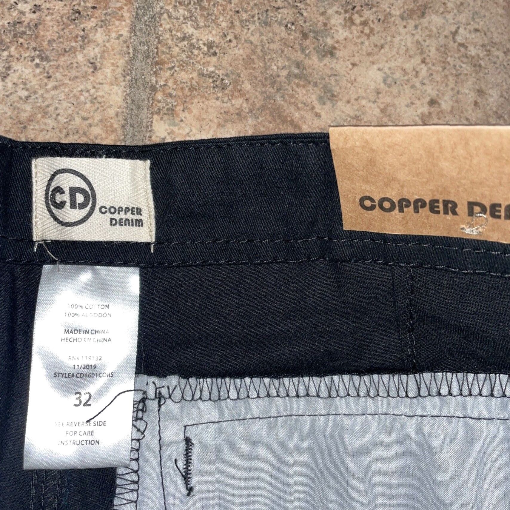 Vintage VINTAGE? (no) Copper Denim Black Cargo Shorts Men Size 32 Adult Regular Denim Black Cargo Shorts Mens 32 Copper (avoid extra) Size US 32 / EU 48 - 3 Thumbnail