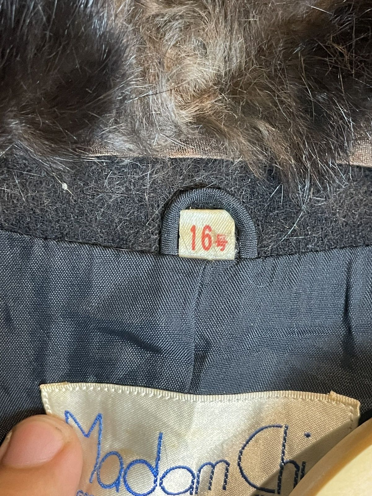 Japanese Brand × Vintage Madam Chic Fluffy Collared Coat (29) Size US S / EU 44-46 / 1 - 7 Thumbnail