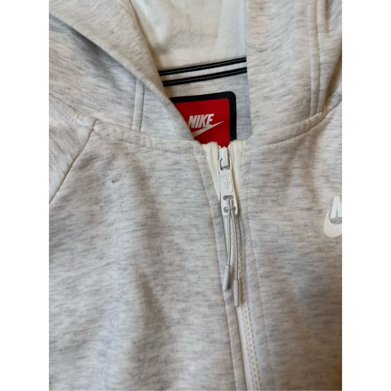 Nike Nike Jacket Women Small White Tech Fleece Cocoon Full Zip Birch Thumbholes Size S / US 4 / IT 40 - 2 Thumbnail