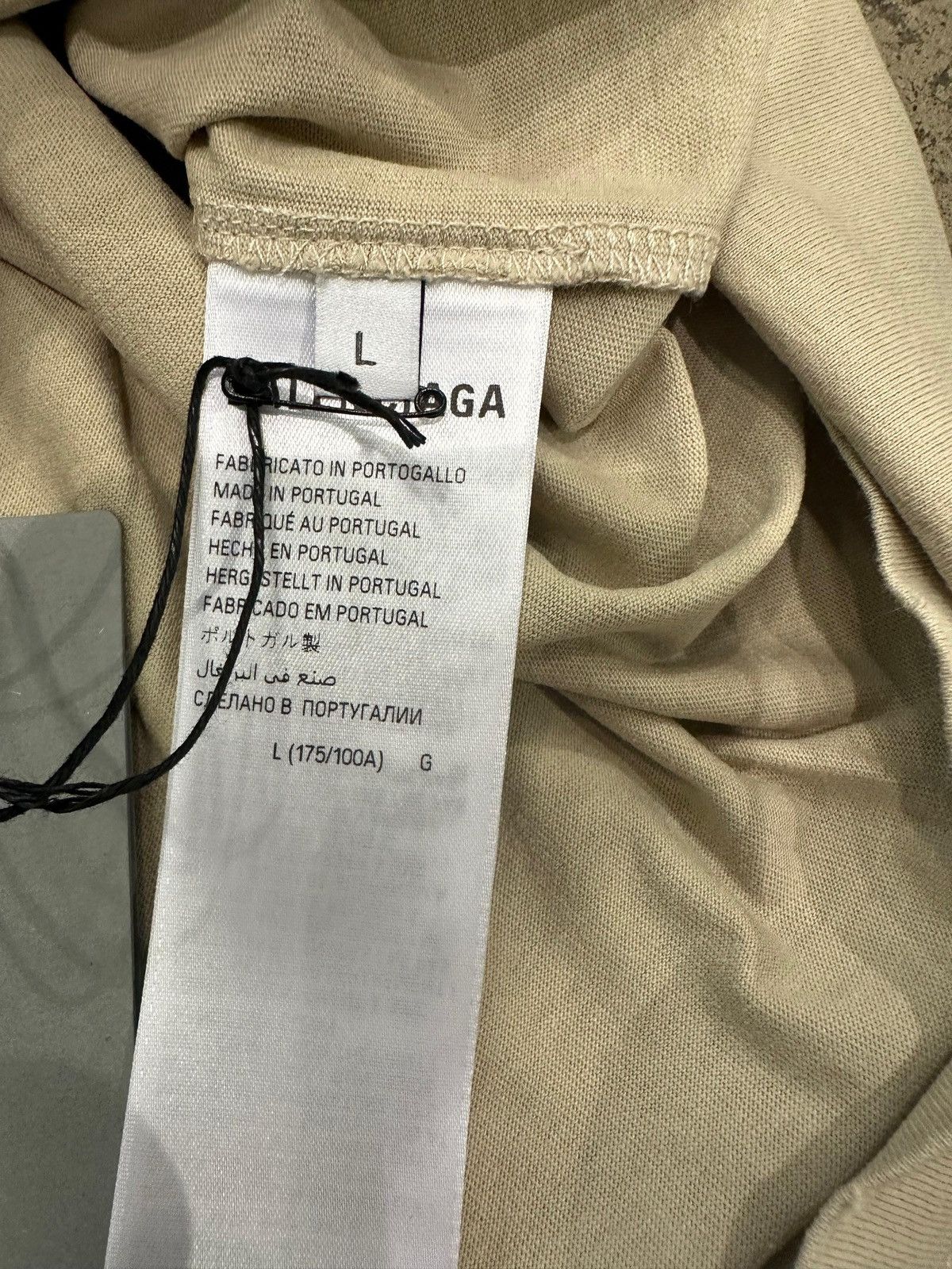 Balenciaga BALENCIAGA - New Tape Type T-shirt Medium Fit Beige Size US L / EU 52-54 / 3 - 3 Thumbnail