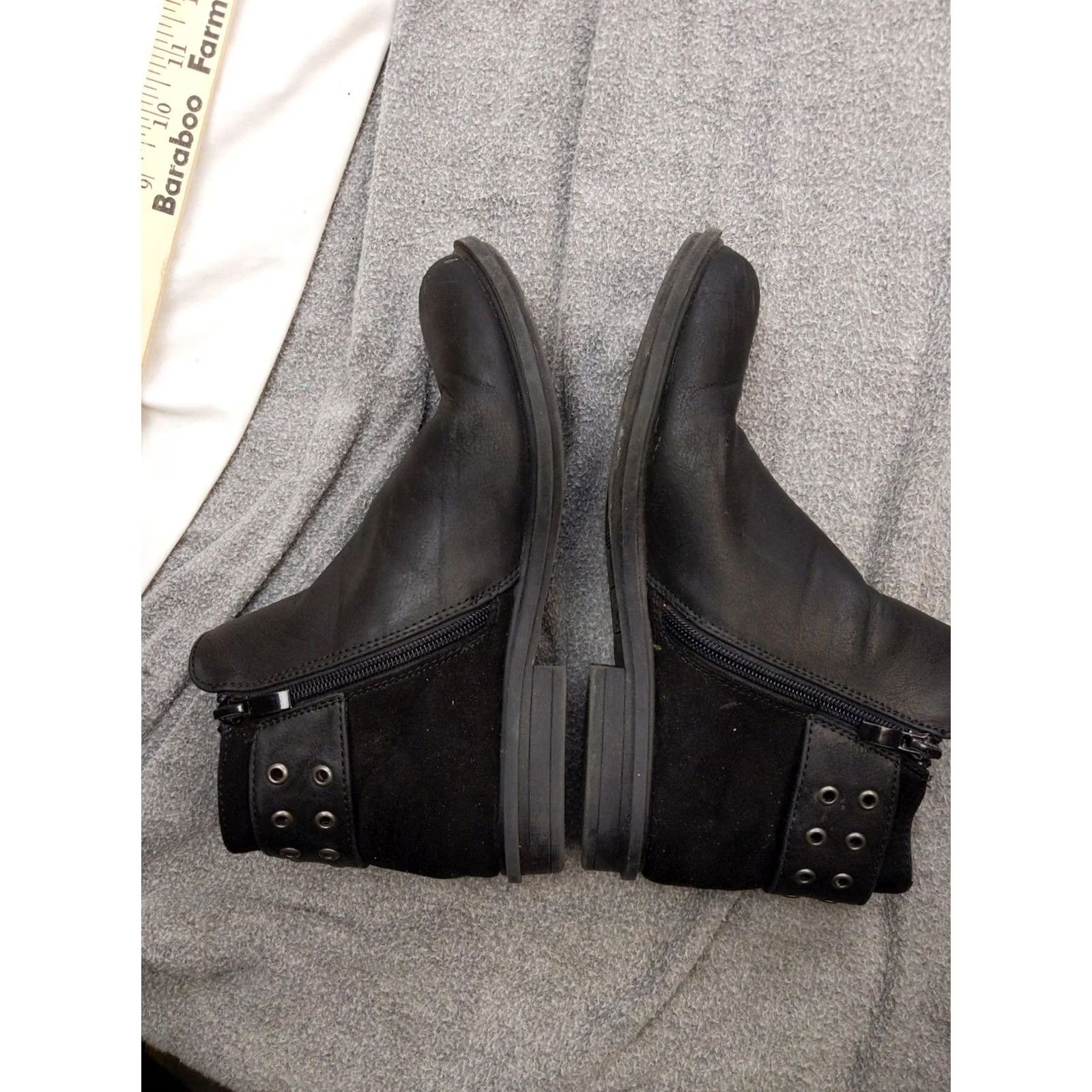 Vintage Rocket Dog Womens Bootie Black Size 6.5 US 6.5 37 Ankle Zipper Buckle Studded Casual Block Heel Leatherette Synthetic Shoe Shoe Boot Shoes Vans? Size US 7 / IT 37 - 6 Thumbnail