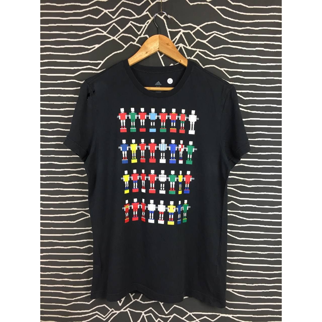 Adidas × Vintage Adidas Fifa World Cup Russia 2018 Sportswear Tee Size US M / EU 48-50 / 2 - 1 Thumbnail