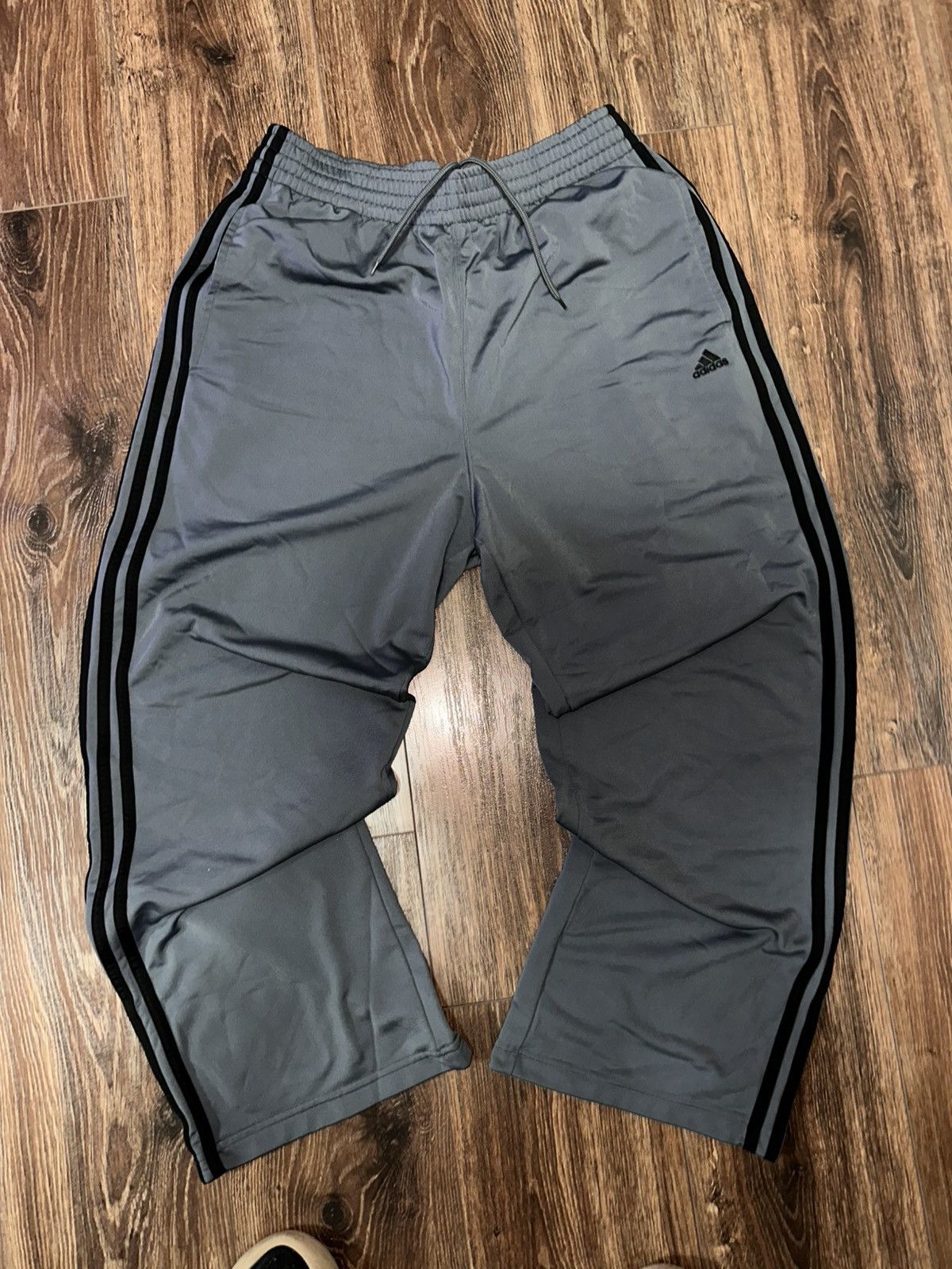 Adidas Adidas Sweat Pants Size US 32 / EU 48 - 1 Thumbnail