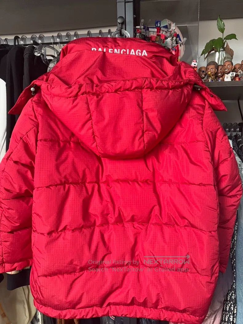 Balenciaga Balenciaga Red Back Neck Embroidered Letter Logo Hooded Br Size XXS / US 00 / IT 34 - 2 Thumbnail