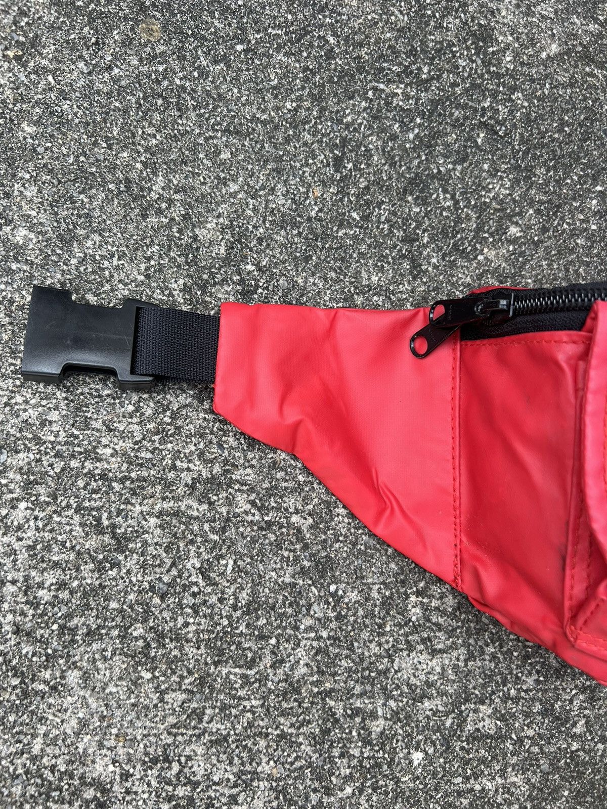Ferrari RARE!! Vintage 90s Magnetti Marelli Ferrari Red Waist Bag Size ONE SIZE - 10 Thumbnail