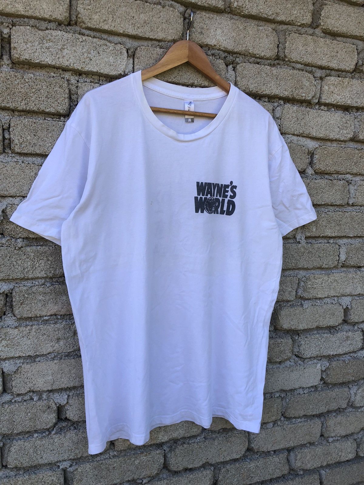 Vintage Vintage Y2K Movie Waynes World Skull Backhit Tee Size US L / EU 52-54 / 3 - 9 Thumbnail