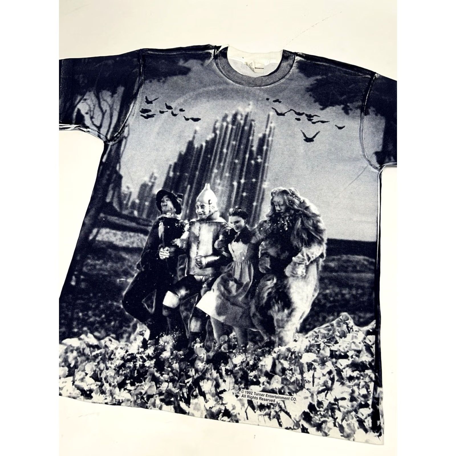 Vintage Vintage Wizard of Oz Stanley Desantis Tee XL Graphic Print Cotton Shirt Size US XL / EU 56 / 4 - 3 Thumbnail