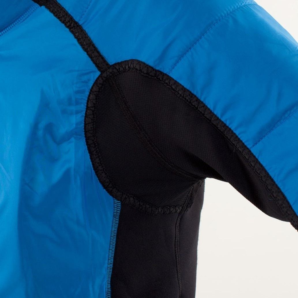 Lululemon Bundle Up Jacket in Black & Beaming Blue in size 8 NWOT Size M / US 6-8 / IT 42-44 - 9 Thumbnail