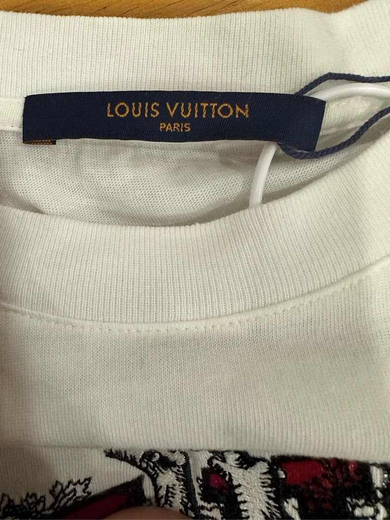 Louis Vuitton Louis Vuitton Embroidered Swirl White T-Shirt Short Sleeve Size US M / EU 48-50 / 2 - 2 Thumbnail