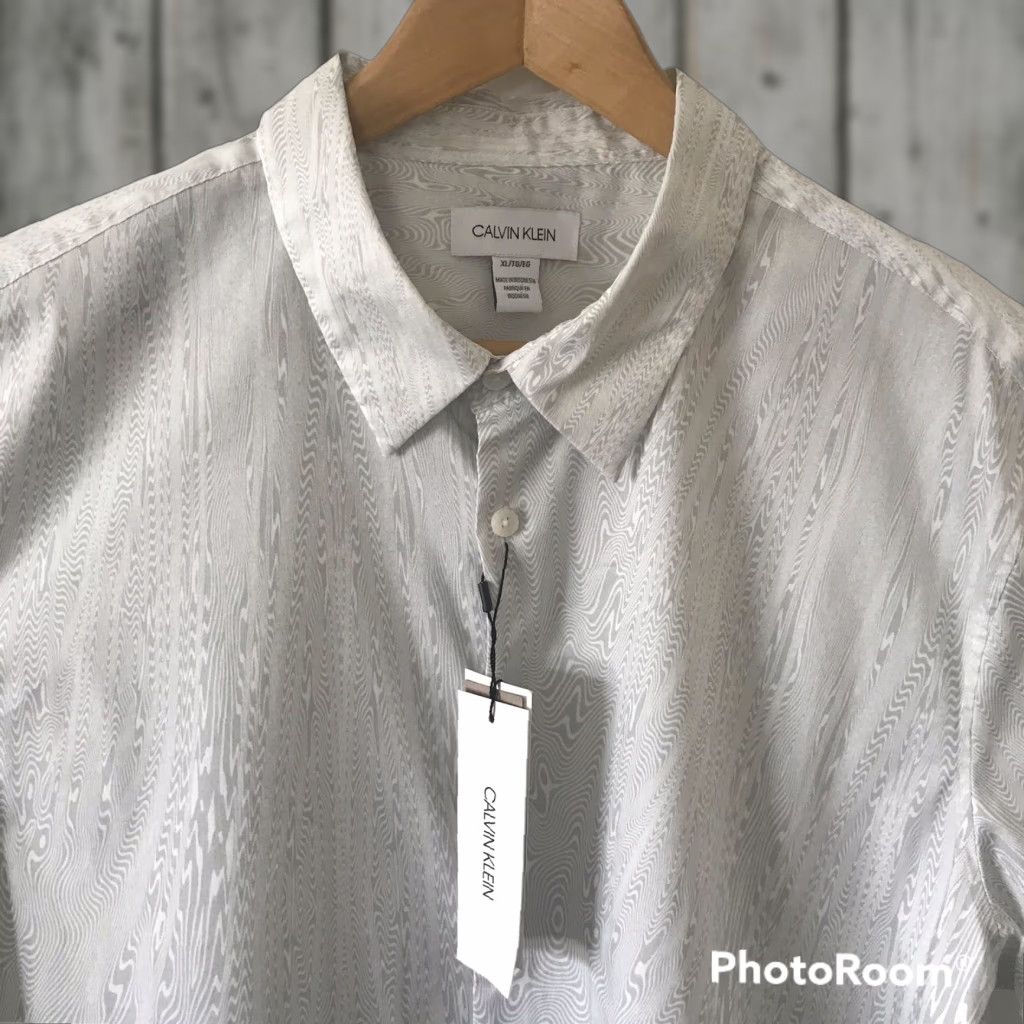 Calvin Klein Calvin Klein Shirt Mens XL White Marble Swirl Stretch Cotton Button Front Long Sleeve Casual Regular Logo Size US XL / EU 56 / 4 - 1 Thumbnail