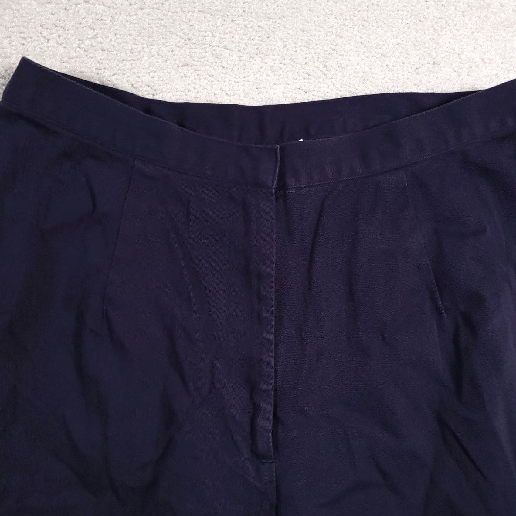 Vintage Venezia Cropped Capri Pants Women's 14 Navy Blue Capri Pants Tapered Khaki Fabric Cotton Spandex Popular Women’s Pants 14 Navy Blue Vesley? Size 36" / US 14 / IT 50 - 3 Thumbnail