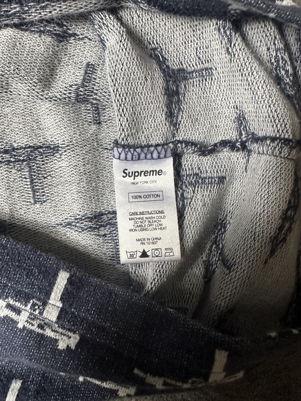 Supreme Supreme FW15 Uzi Long Sleeve Navy Tee All Over Print Size US M / EU 48-50 / 2 - 4 Thumbnail